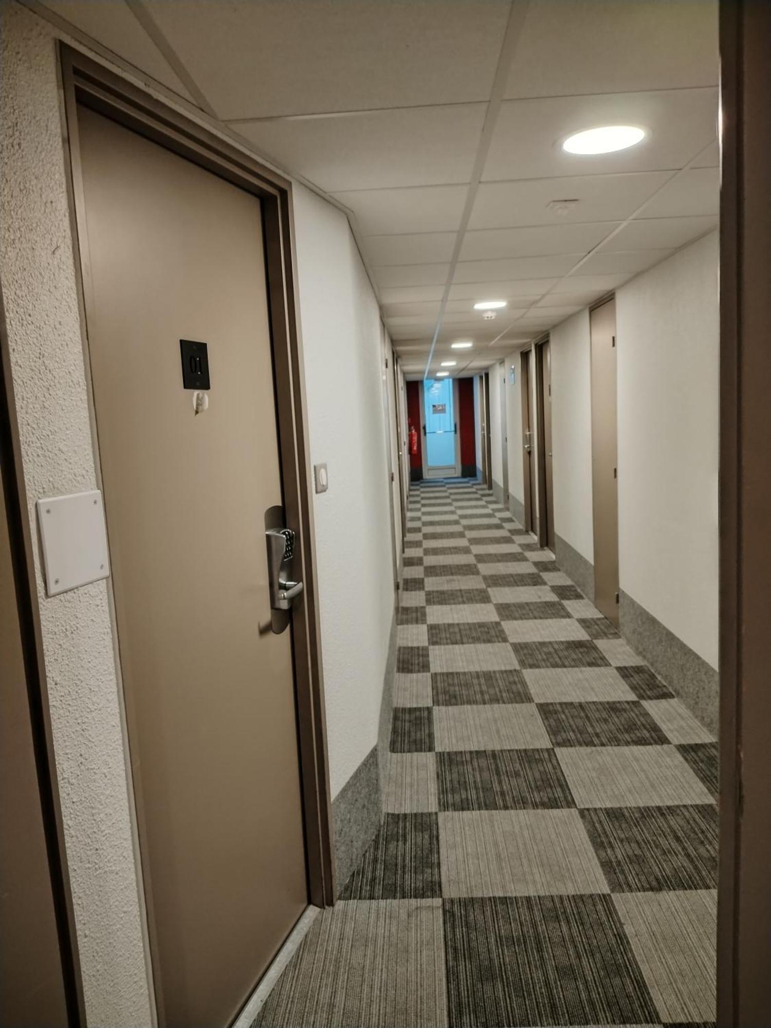 Hotel Inn Design Монлюсон Экстерьер фото