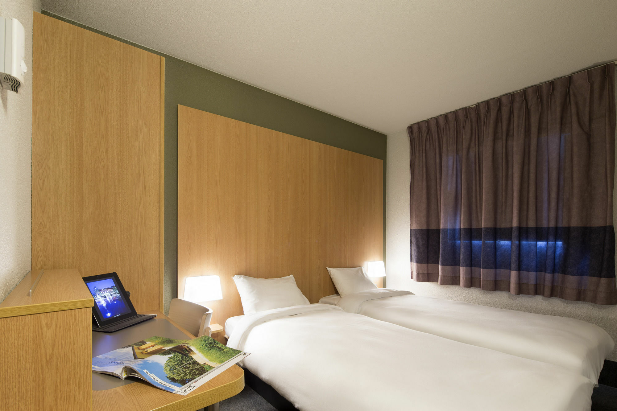 Hotel Inn Design Монлюсон Экстерьер фото